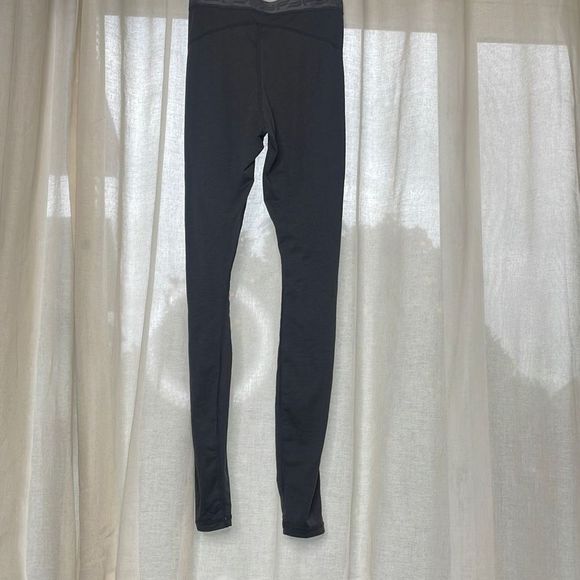 Fabletics ULTRA HIGHWAISTED WOOL BASELAYER LEGGING SHORT XXS/0-2 - Picture 5 of 9